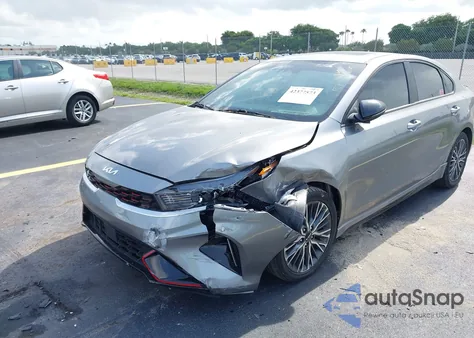 2022 Kia Forte Gt-Line z USA, uszkodzony, nr VIN 3KPF54AD8NE487693